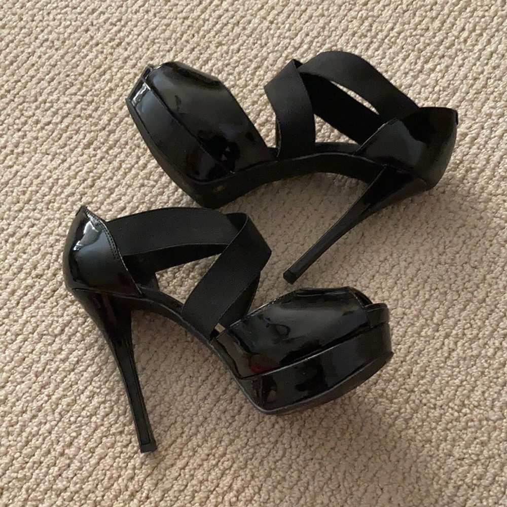 NEW Jessica Simpson Stiletto High Heels Black Platinum Strappy Elastic 8 NWOB